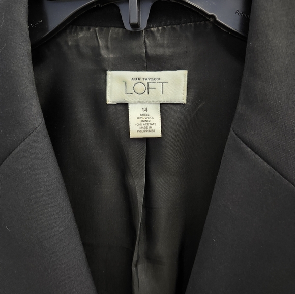 Ann Taylor Loft blazer - Picture 3 of 6